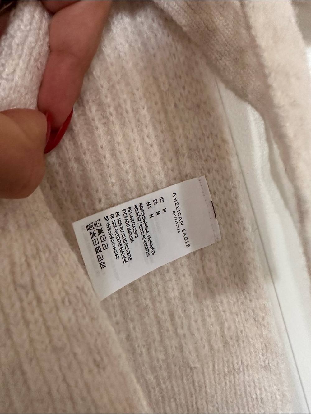 American Eagle Cable Knit Sleeveless Sweater Vest in Cream - Picture 4 of 9